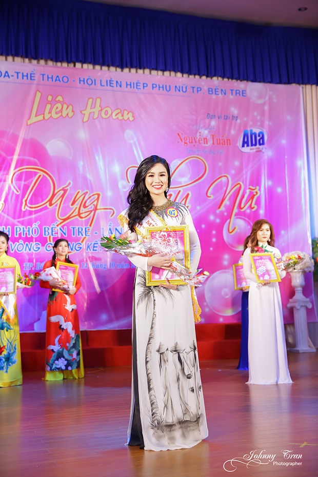 Hoa khôi HUTECH Vũ Ngọc Dung đăng quang “Hoa khôi Duyên dáng Phụ nữ Bến Tre 2017” 24