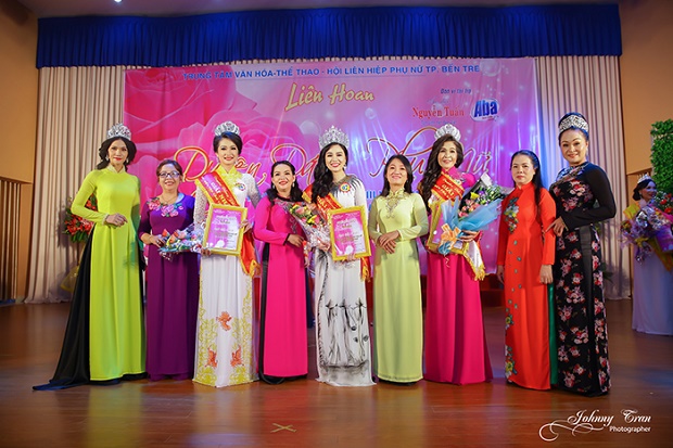 Hoa khôi HUTECH Vũ Ngọc Dung đăng quang “Hoa khôi Duyên dáng Phụ nữ Bến Tre 2017” 34