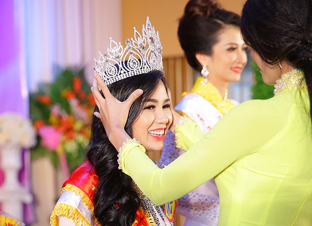 Hoa khôi HUTECH Vũ Ngọc Dung đăng quang “Hoa khôi Duyên dáng Phụ nữ Bến Tre 2017” 9