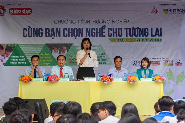 Gần 700 học sinh trường THPT Diên Hồng tham gia chương trình Tư vấn hướng nghiệp 2018 23