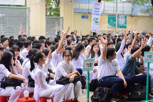 Gần 700 học sinh trường THPT Diên Hồng tham gia chương trình Tư vấn hướng nghiệp 2018 36