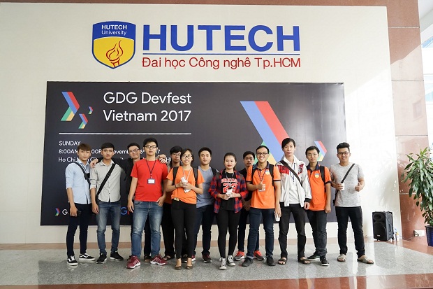 Hàng trăm bạn trẻ yêu công nghệ hội tụ tại HUTECH cùng Google DevFest 2017 104
