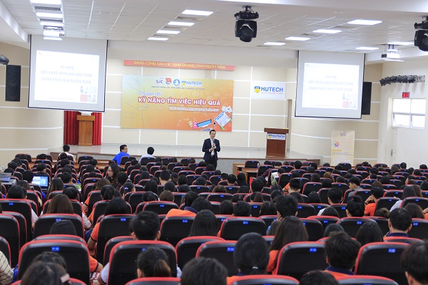 The “Effective occupation search skill for students” seminar offers many useful tips. 24
