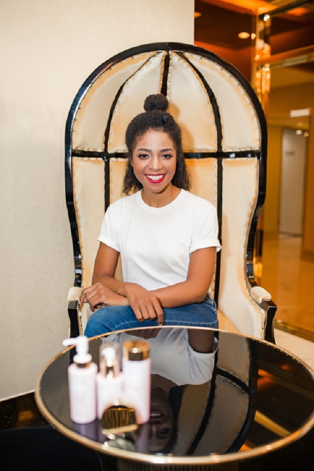 Thí sinh da màu ở Hoa hậu Hoàn vũ nỗ lực giảm cân khi ăn chay trường 35