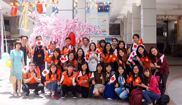 Sinh viên khoa Nhật Bản học nhận học bổng của Đại học Quốc tế Kobe 44