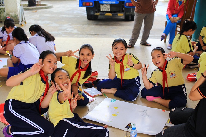 C.E.T mang “Xuân yêu thương” đến với các em học sinh trường Tiểu học Tân Thuận 39