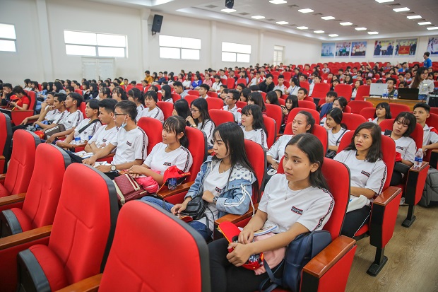 HUTECH đón tiếp đoàn học sinh Trường THPT Phú Tâm - tỉnh Sóc Trăng tham quan 11