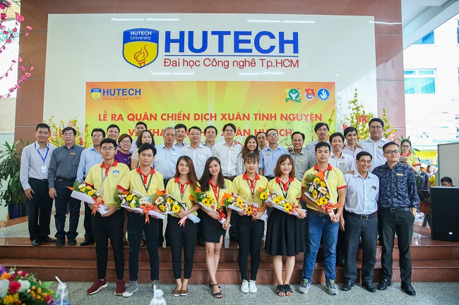 Sinh viên HUTECH tưng bừng khai mạc Hội xuân và ra quân Xuân tình nguyện 2018 53