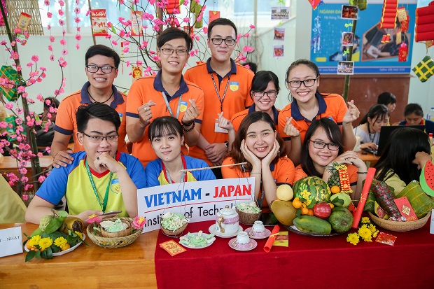 Viện công nghệ Việt - Nhật xuất sắc giành giải nhất cuộc thi làm mứt và trưng bày mâm ngũ quả 46