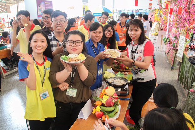 Viện công nghệ Việt - Nhật xuất sắc giành giải nhất cuộc thi làm mứt và trưng bày mâm ngũ quả 121