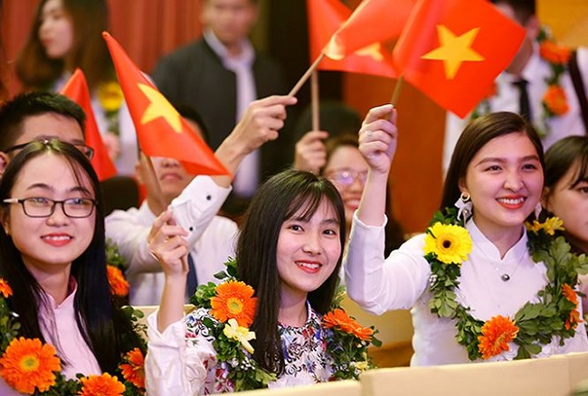 Viện công nghệ Việt - Nhật vinh dự tự hào có 1 trong 32 “Sinh viên 5 tốt” HUTECH được vinh danh tại  45
