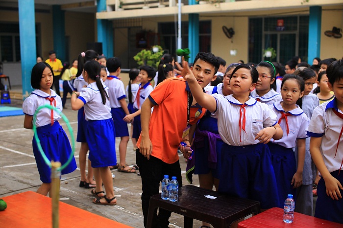 C.E.T mang “Xuân yêu thương” đến với các em học sinh trường Tiểu học Tân Thuận 23