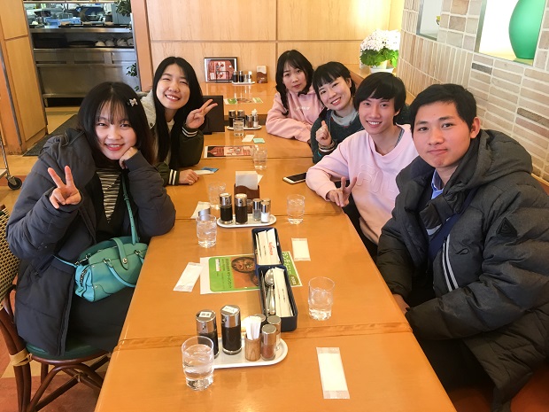 Sinh viên khoa Nhật Bản học nhận học bổng của Đại học Quốc tế Kobe 20