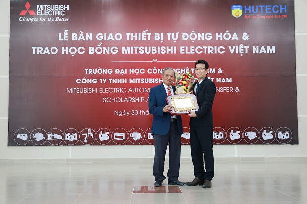 Mitsubishi Electric Vietnam donates to HUTECH VND 2.6 billion worth of automation equipment 30