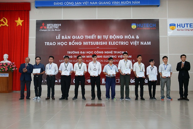 Mitsubishi Electric Vietnam donates to HUTECH VND 2.6 billion worth of automation equipment 60
