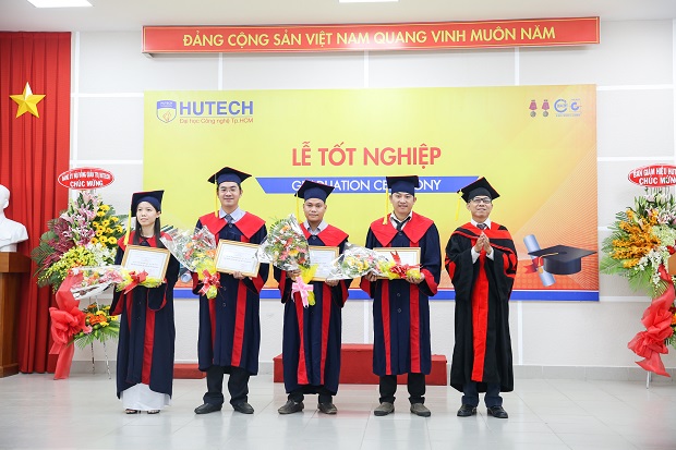 Tháng 03 – Đại học HUTECH rộn ràng Lễ tốt nghiệp của Sinh viên 31