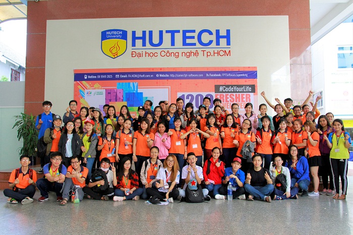Tháng Thanh niên - Sinh viên HUTECH tiếp tục chung tay thực hiện “Ngày chủ nhật xanh” 66