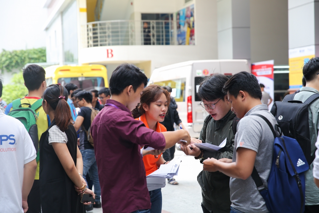 6.000 cơ hội việc làm cho sinh viên tại ngày hội việc làm ở ĐH HUTECH 36