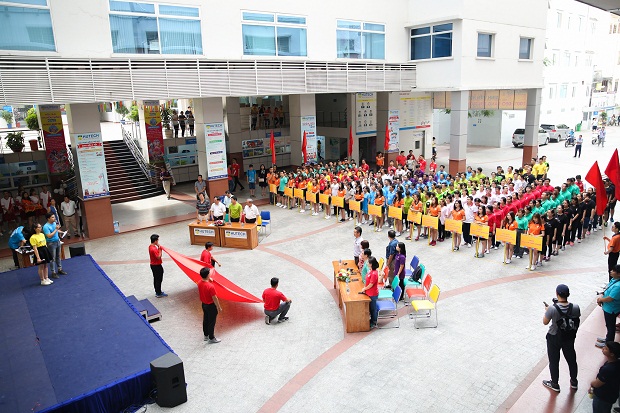 The opening ceremony of HUTECH Faculty and Staff Sports Fest 27