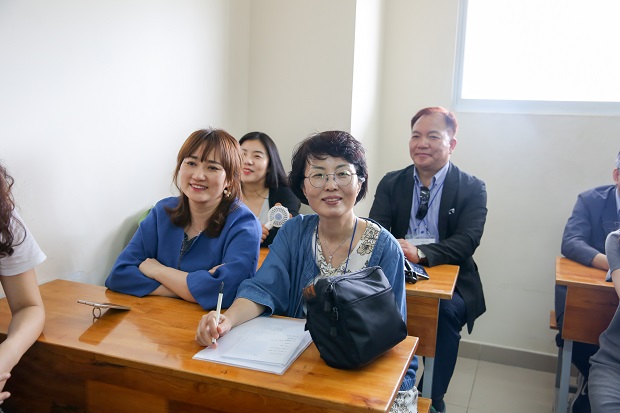 Đoàn Giáo sư và Học viên cao học Đại học Seoul thăm và thực tập tại HUTECH 60