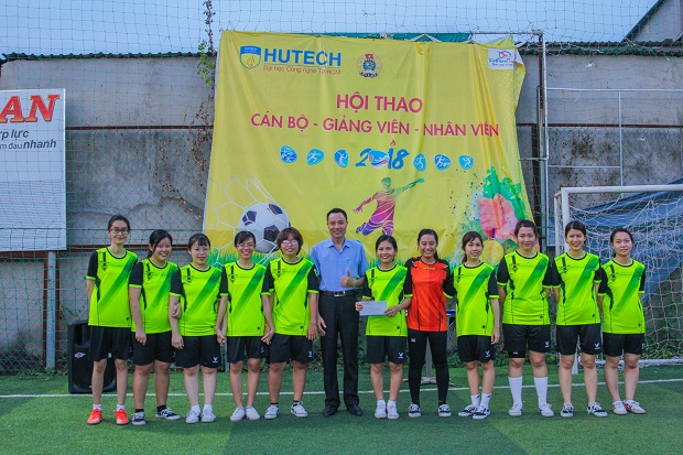 Bế mạc và trao giải chung kết Bóng đá Công đoàn HUTECH năm 2018 66
