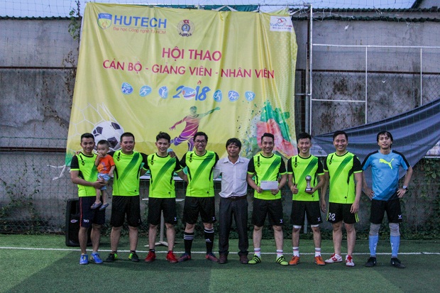 Bế mạc và trao giải chung kết Bóng đá Công đoàn HUTECH năm 2018 109