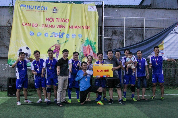 Bế mạc và trao giải chung kết Bóng đá Công đoàn HUTECH năm 2018 37