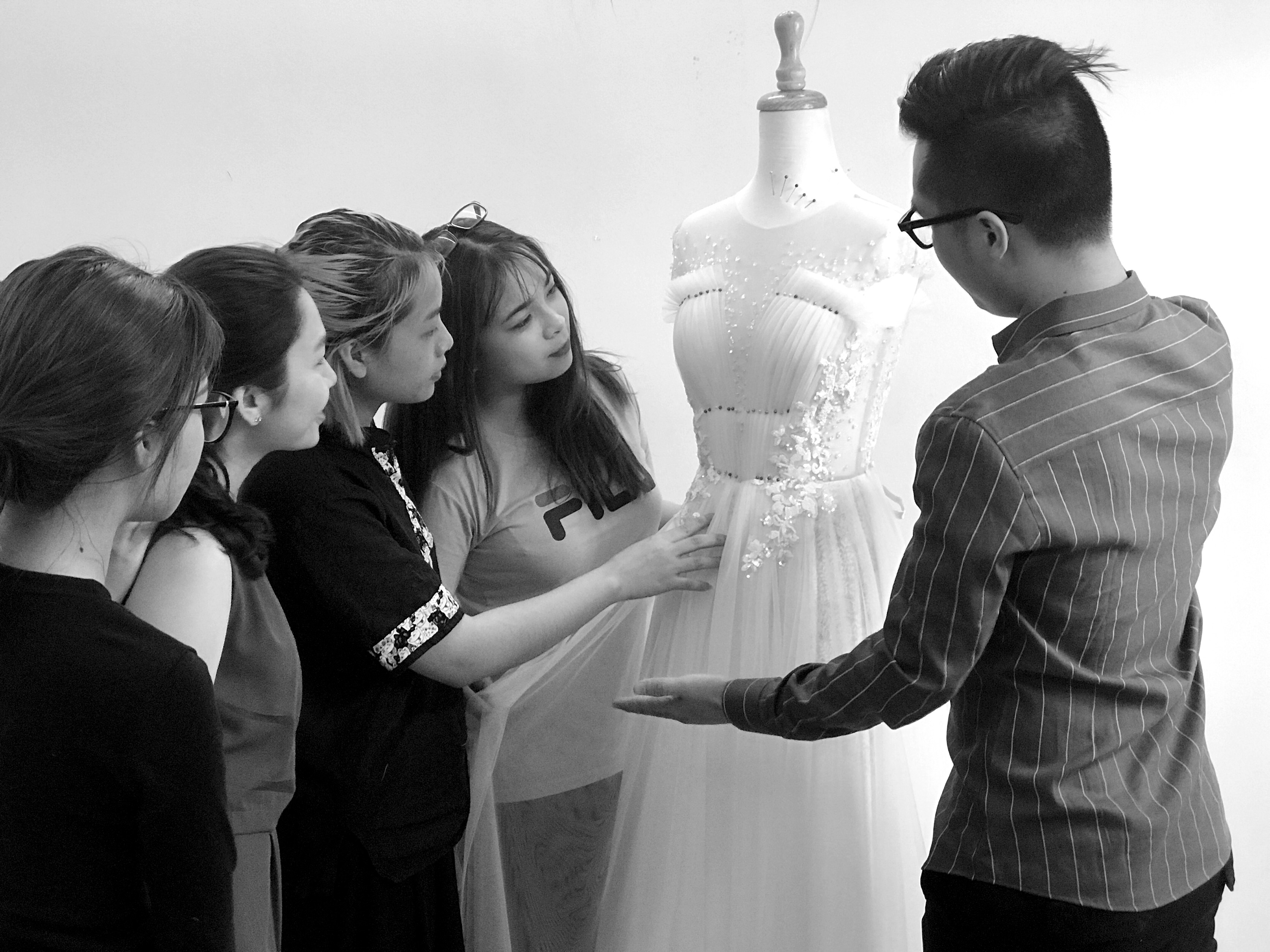 Nhà thiết kế Việt duy nhất tham gia Wedding Fashion show 2018 nói gì về chuyện nghề? 27