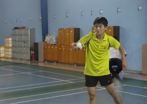 Hội thao HUTECH 2013: SV Khoa Kế toán-Tài chính-Ngân hàng chiếm lĩnh giải thưởng ở bộ môn Cầu lông 15