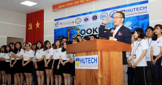 HUTECH phối hợp cùng Công ty Vinacacao tổ chức cuộc thi Rookie – Marketing 2018 6