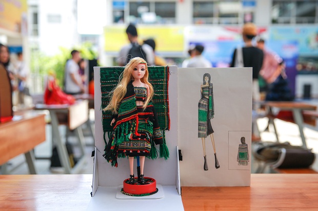 Colorful displays at the Final Round of the "Barbie Doll Fashion Design" Contest 147