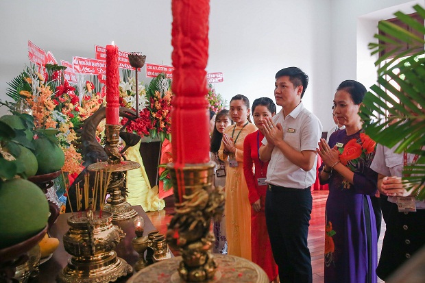 HUTECH dâng hương tại Bảo tàng Hồ Chí Minh nhân kỷ niệm 128 năm ngày sinh của Bác 24