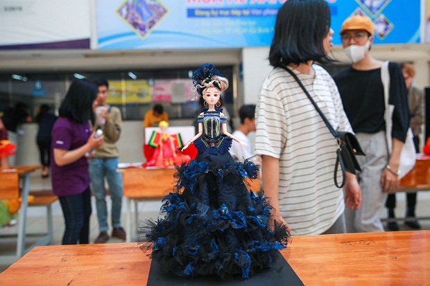 Colorful displays at the Final Round of the "Barbie Doll Fashion Design" Contest 172