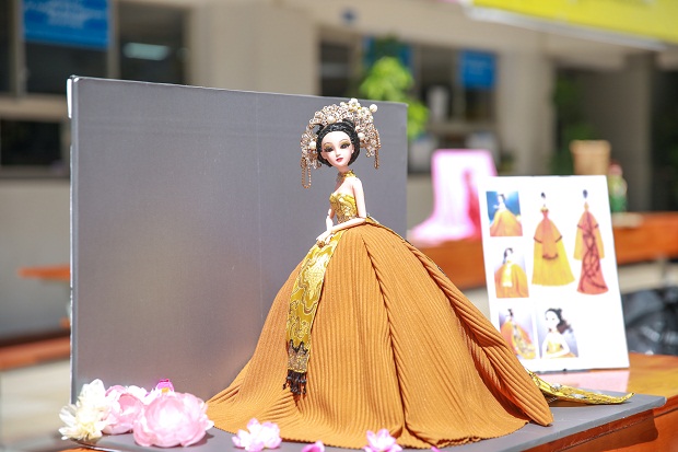Colorful displays at the Final Round of the "Barbie Doll Fashion Design" Contest 225