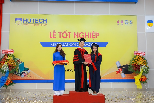 le-tot-nghiep-hutech-2018