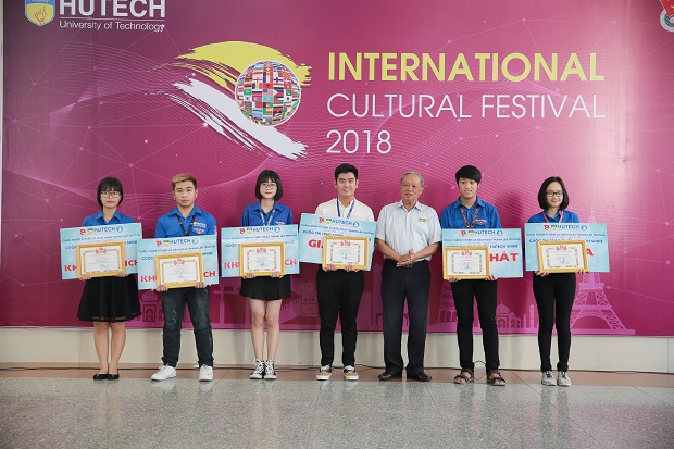 Tưng bừng “Ngày hội Văn hóa Quốc tế - “International Cultural Festival 2018” cùng sinh viên HUTECH 34