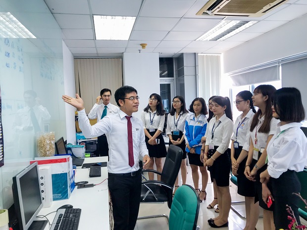Sinh viên khoa Luật tìm hiểu môi trường làm việc tại Kienlongbank 33