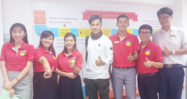 Nghệ sĩ cải lương Võ Minh Lâm là Tân Sinh viên chương trình Đại học chuẩn Nhật Bản của HUTECH 36