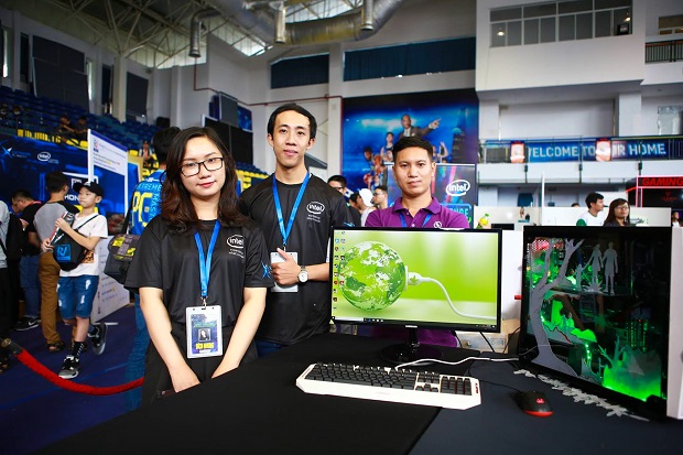 Nữ sinh viên HUTECH chiến thắng cuộc thi Expert Challenge – Extreme PC Master 64
