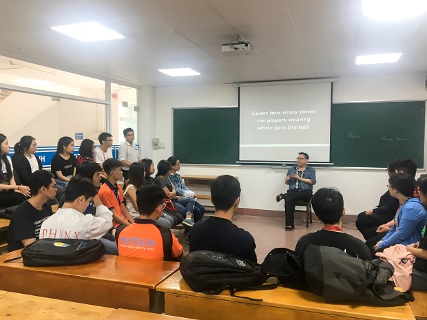 Giải mã “Thôi miên” cùng khóa học thú vị của sinh viên Tâm lý học HUTECH 19