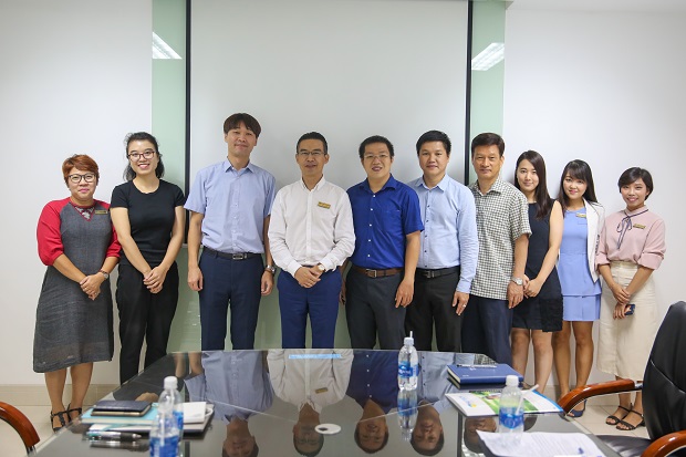 Quỹ giao lưu quốc tế Hàn Quốc (Korea Foundation) thăm và làm việc tại HUTECH 37