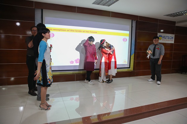 Sinh viên Khoa Tiếng Anh - HUTECH mang văn hóa Việt đến với sinh viên ĐH Hankul (Hàn Quốc) 41