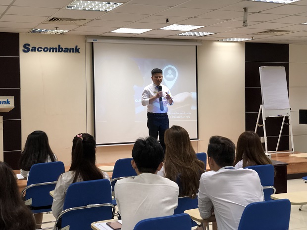 HUTECH cooperates with Sacombank to provide student training on effective integration skills in the banking sector 18