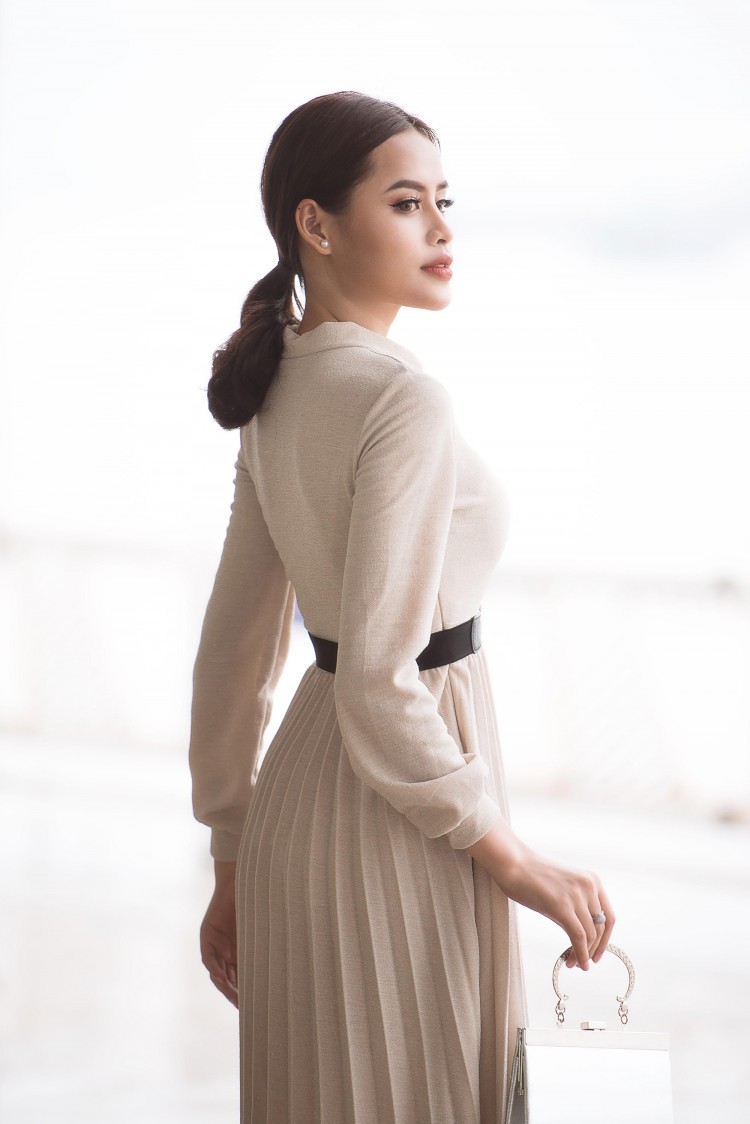 Nữ sinh Bình Phước 'nổi bần bật' ở cuộc thi Miss Hutech nhờ sắc vóc đẹp tựa người mẫu chuyên nghiệp 63