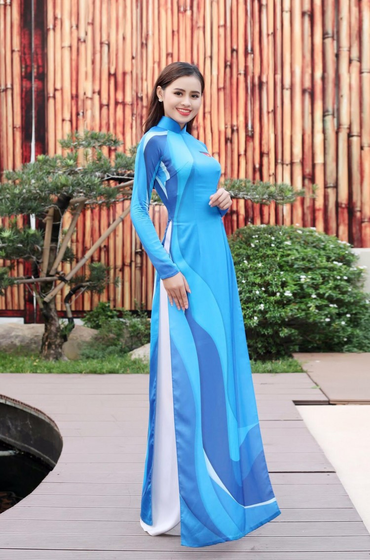 Nữ sinh Bình Phước 'nổi bần bật' ở cuộc thi Miss Hutech nhờ sắc vóc đẹp tựa người mẫu chuyên nghiệp 32