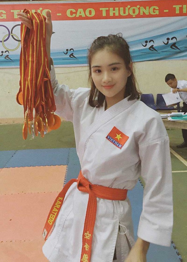 Người đẹp sinh viên kiêm võ sĩ karate là đại biểu Đại hội sinh viên toàn quốc 48
