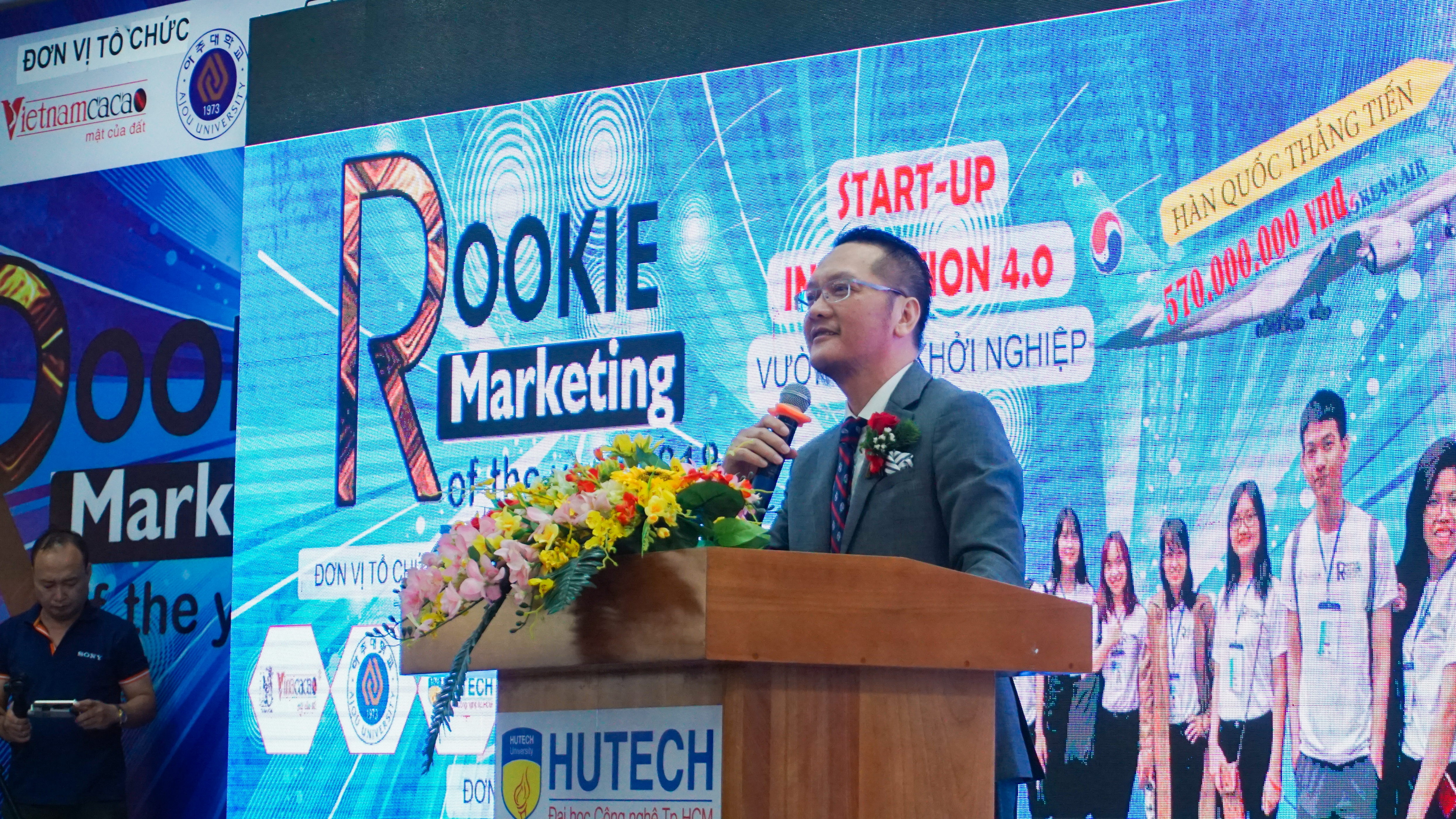 Cuộc thi “Rookie - Marketing of the Year” chính thức khởi động mùa 2 tại ĐH HUTECH 44