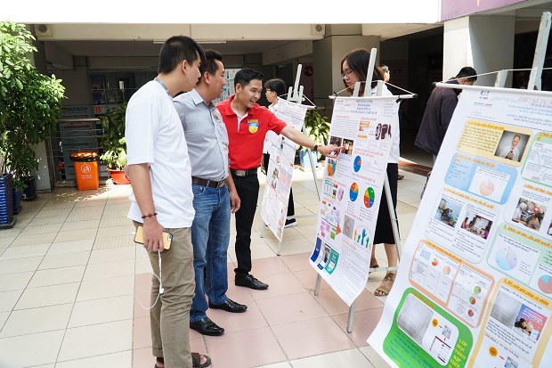Sinh viên VJIT hào hứng “khoe” đồ án sáng tạo vì cộng đồng 56