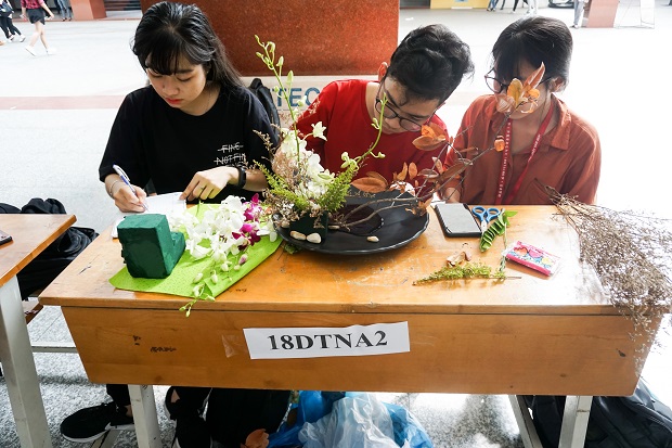 Rộn ràng cuộc thi “Cắm hoa nghệ thuật Ikebana” kỷ niệm ngày Nhà giáo Việt Nam 20/11 51