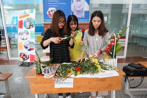 Rộn ràng cuộc thi “Cắm hoa nghệ thuật Ikebana” kỷ niệm ngày Nhà giáo Việt Nam 20/11 57